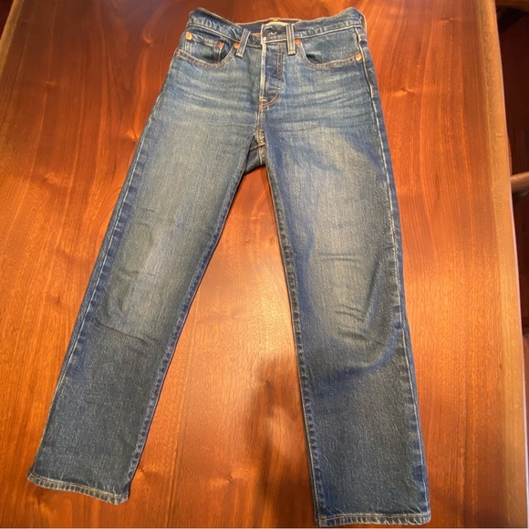 Levi’s Wedgie 25W x 26L mid blue - Picture 2 of 4